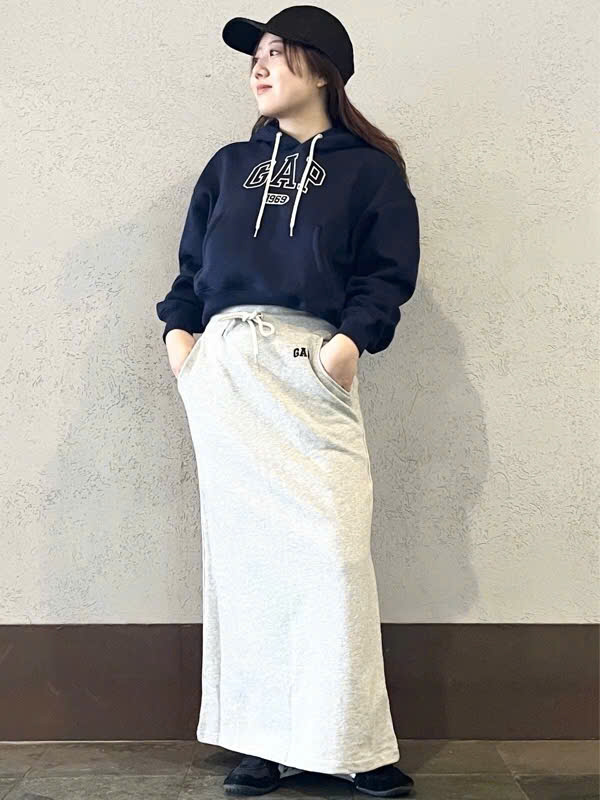 Chân váy nỉ GAP dáng midi