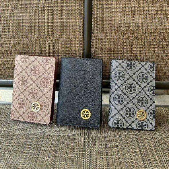Ví đựng passort Tory Burch họa tiết