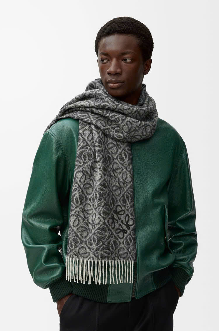 Khăn quàng cổ đảo chữ bằng len và cashmere