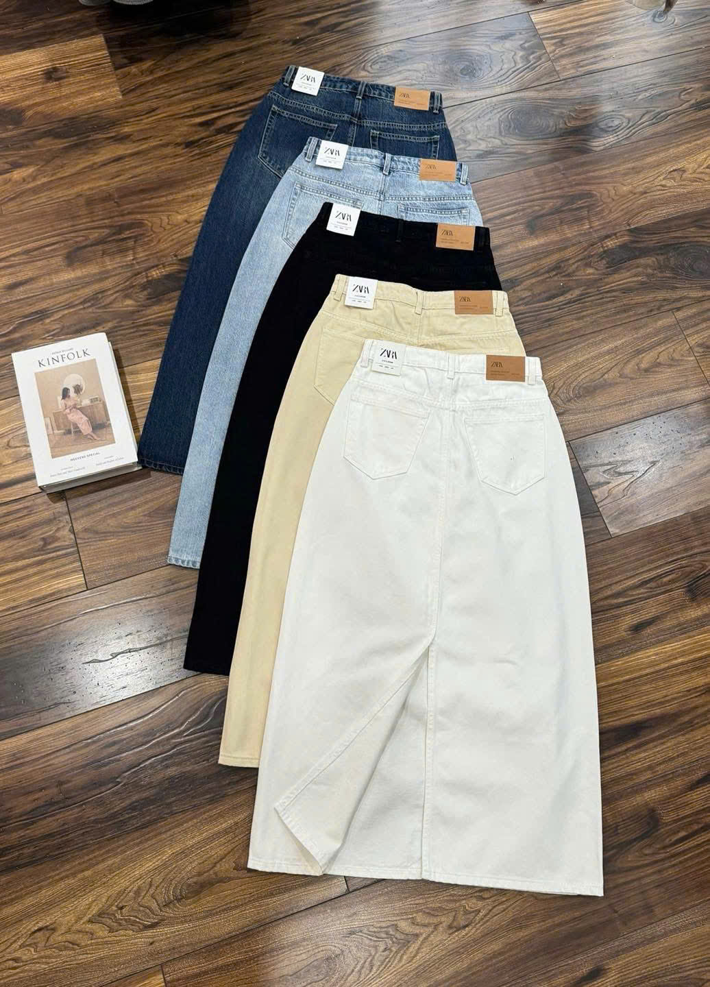 Chân váy midi denim Zara trắng xẻ sau