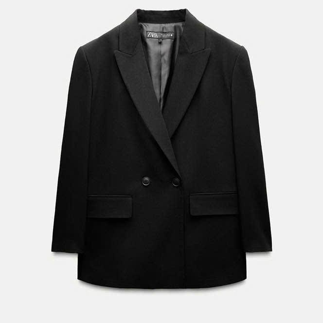 Blazer trắng Zara