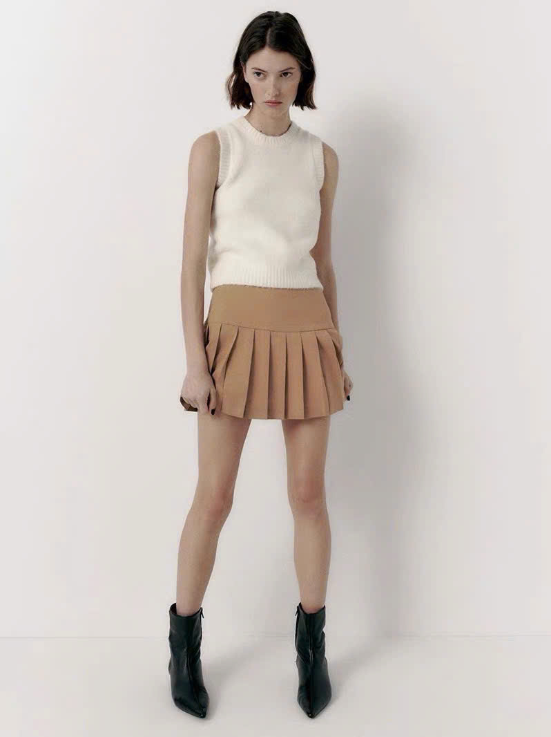Chân váy Zara mini xếp ly chân 2 màu