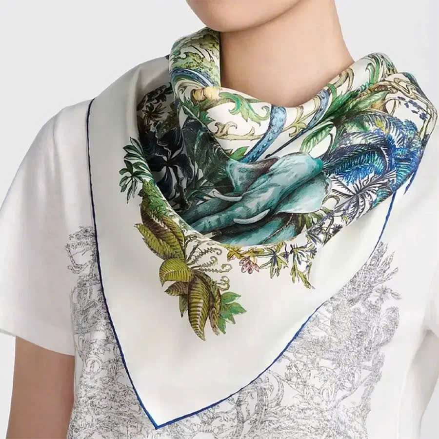 Khăn Dior họa tiết hoa lá 70% cashmere 30% silk Sz135x135