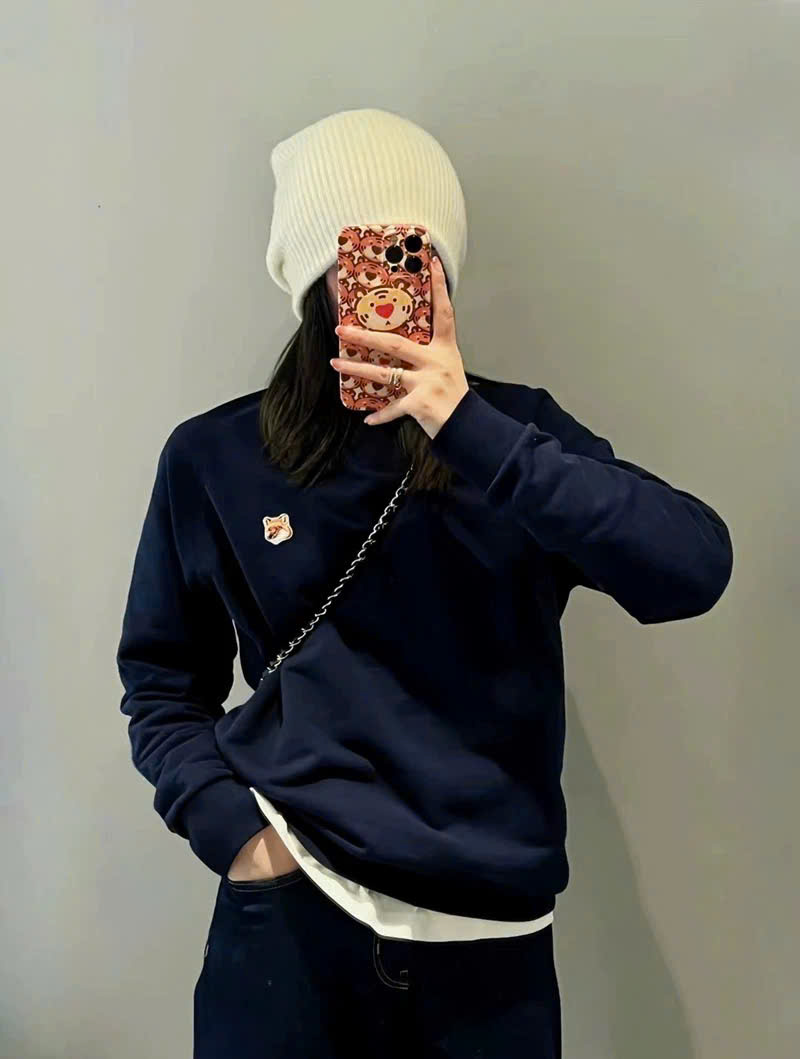 Áo nỉ Maison Kitsune logo ngực