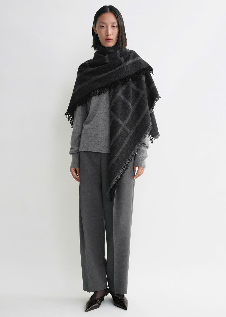 Khăn len cashmere họa tiết Monogram