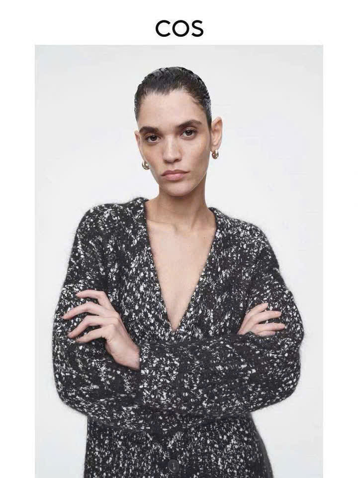 Cardigan COS len thừng màu muối tiêu dáng loose