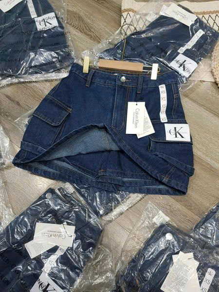 Chân váy túi hộp CK