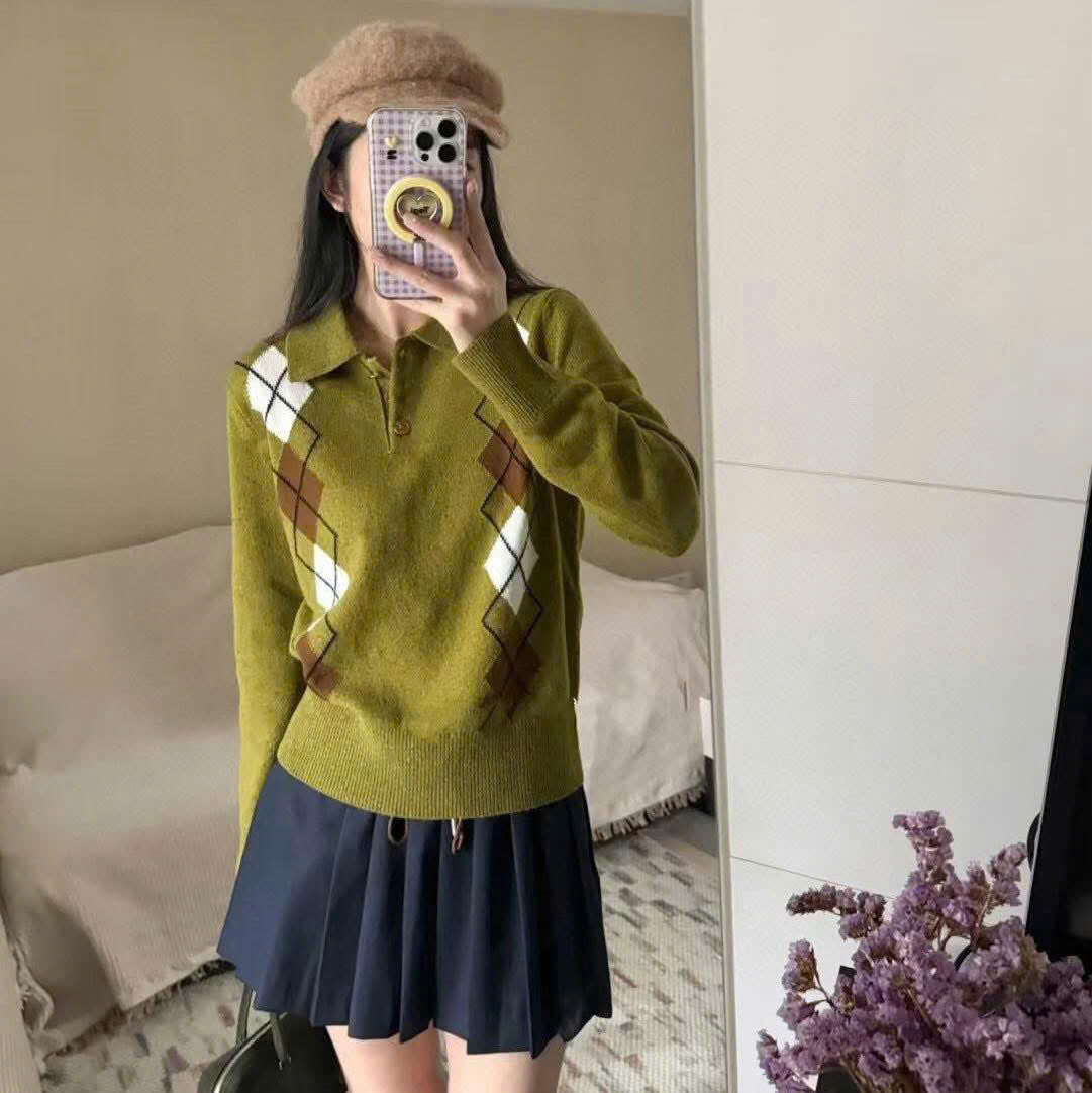 Áo len Miumiu cổ đức