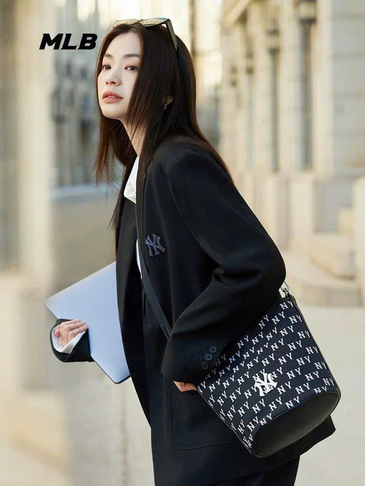 Blazer MLB đen