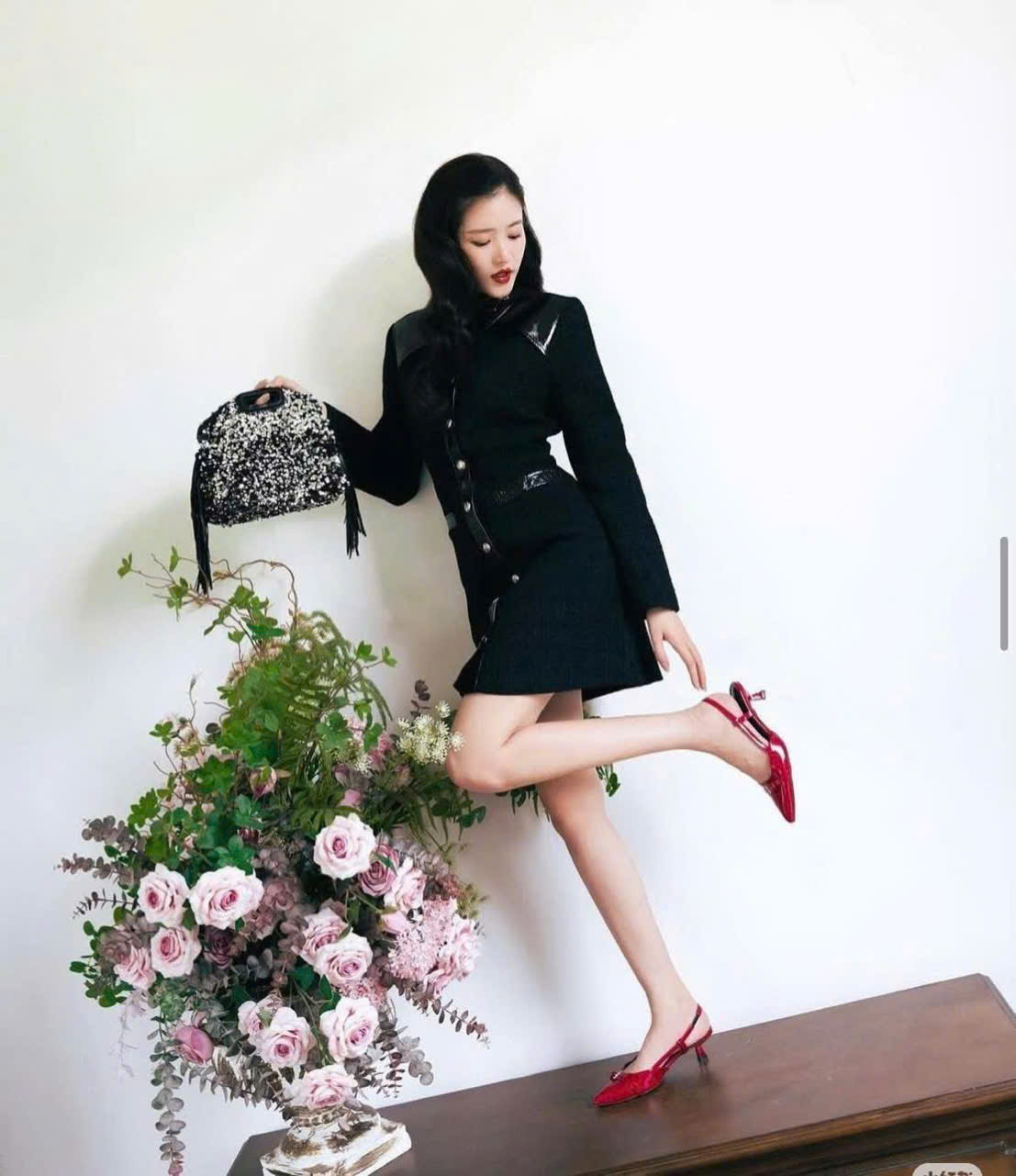 Váy len Maje đen cổ đức