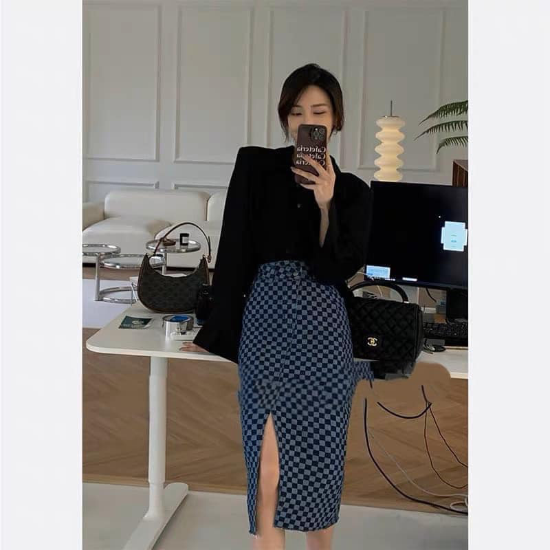 Chân váy denim MLB dáng midi màu nhạt