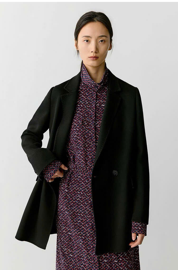 Coat dạ ép ICICLE màu đencổ bẻ dáng lửng