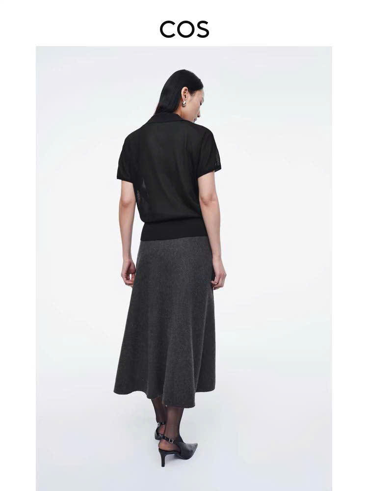 Áo gile COS cổ V dáng loose màu tàn