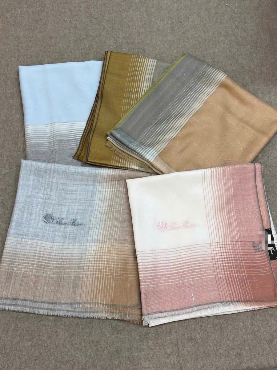 Khăn Loro Piana viền kẻ 100% cashmere