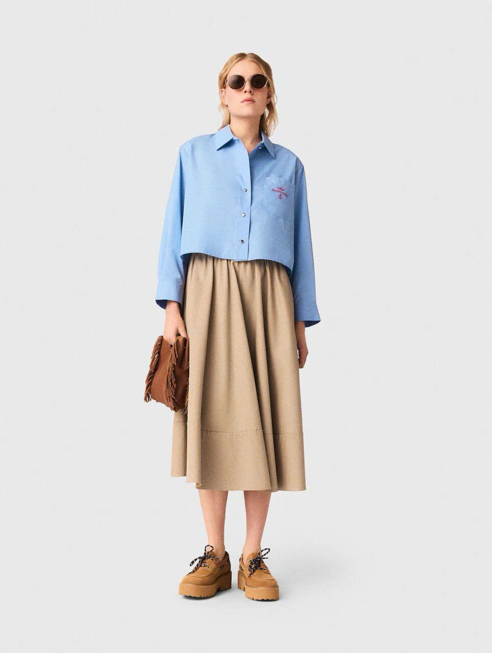 Áo sơ mi thêu logo