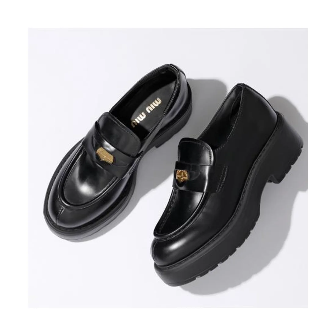 Loafer MiuMiu đen bóng bản VIP