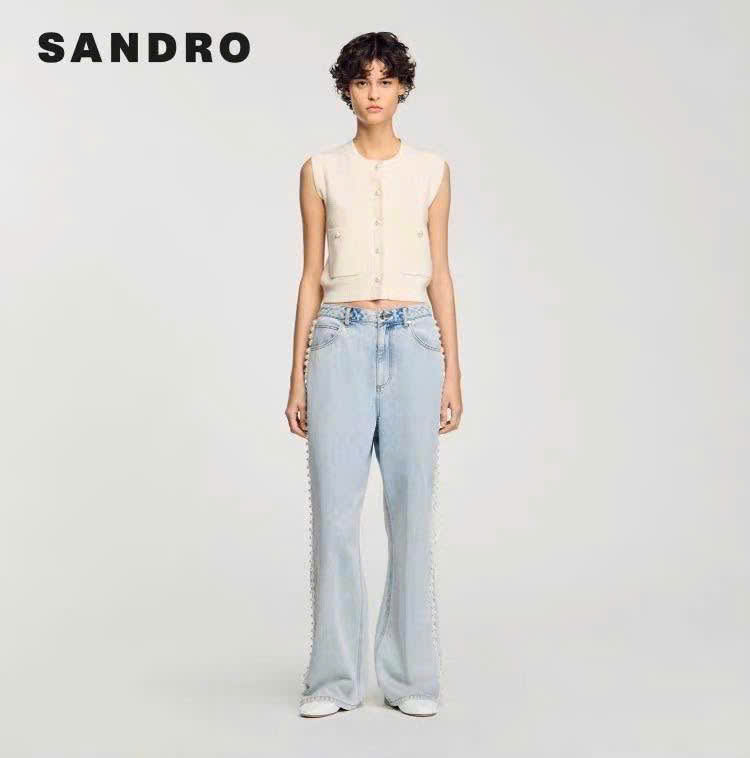 Gilet len Sandro màu kem 2 túi trước khuy ngọc trai