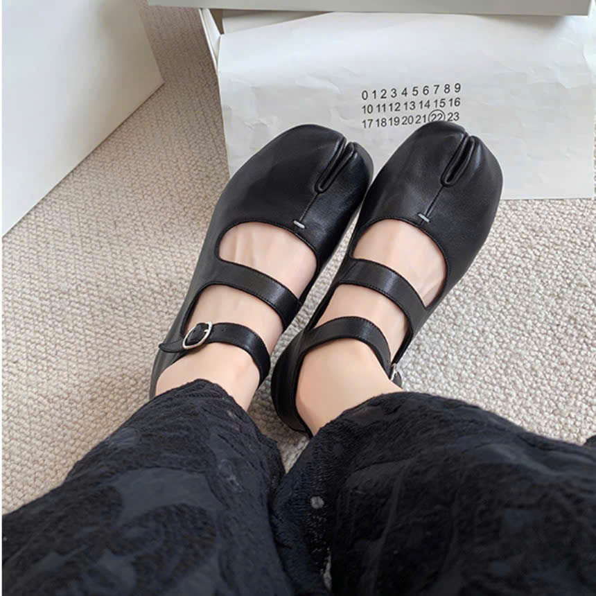 Giày bệt xỏ ngón Maison Margela đen