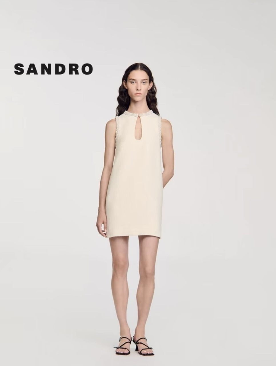 Váy Sandro tweed trắng cổ giọt lệ đá dáng suông