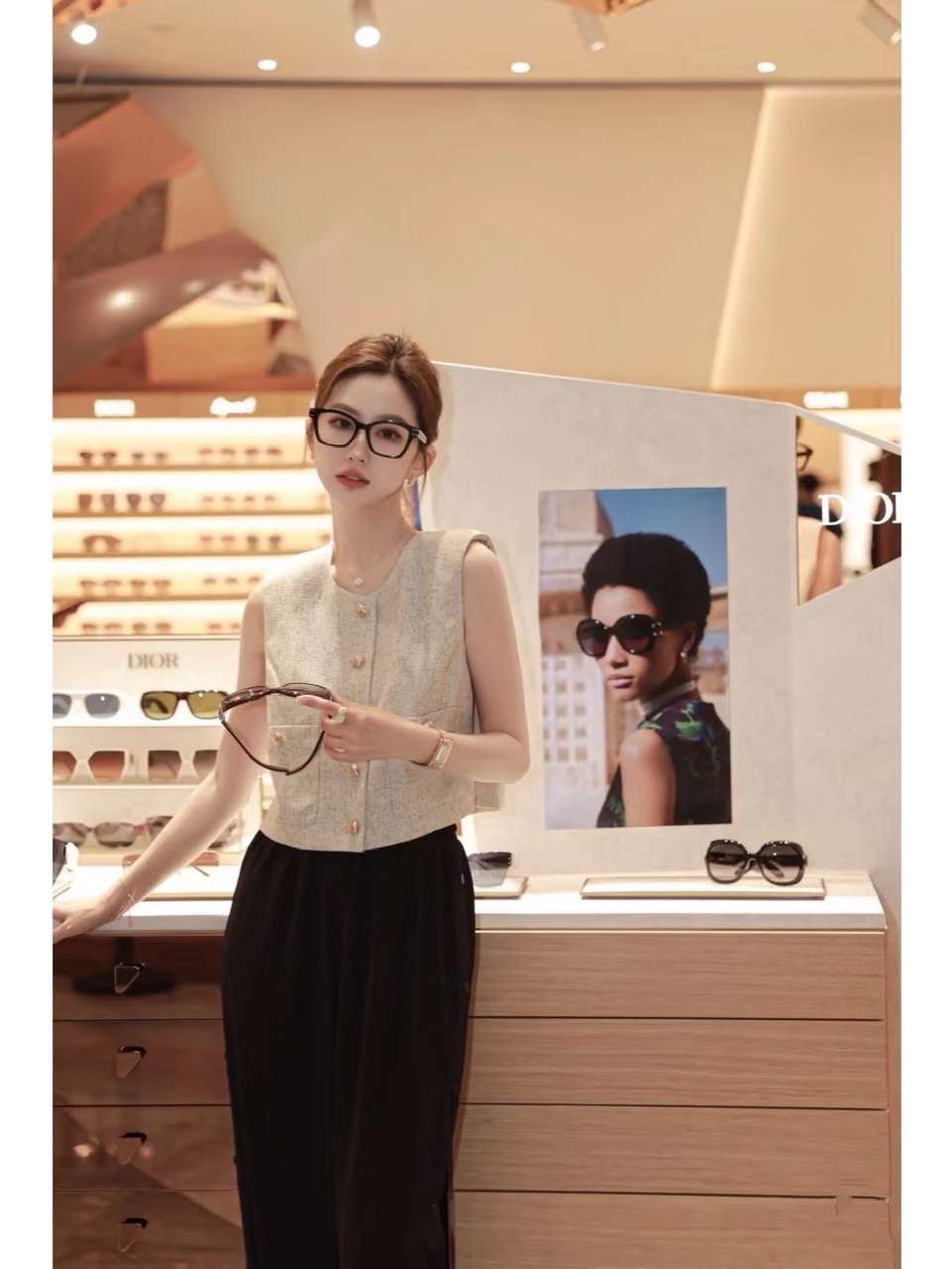 Kính DIOR gọng nhựa mắt vuông