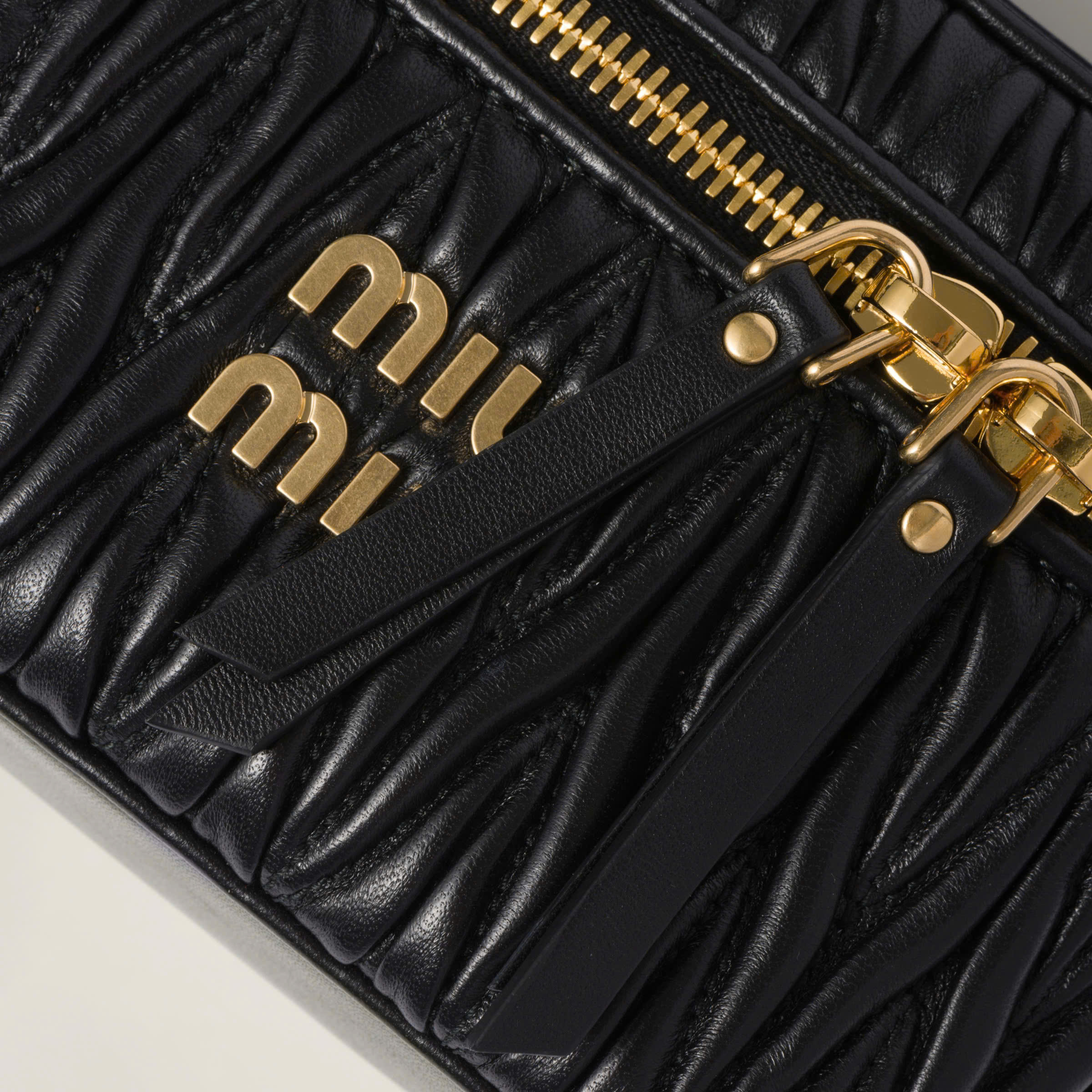 tui-miumiu-nhan-dang-cap-long-sz25x13x8