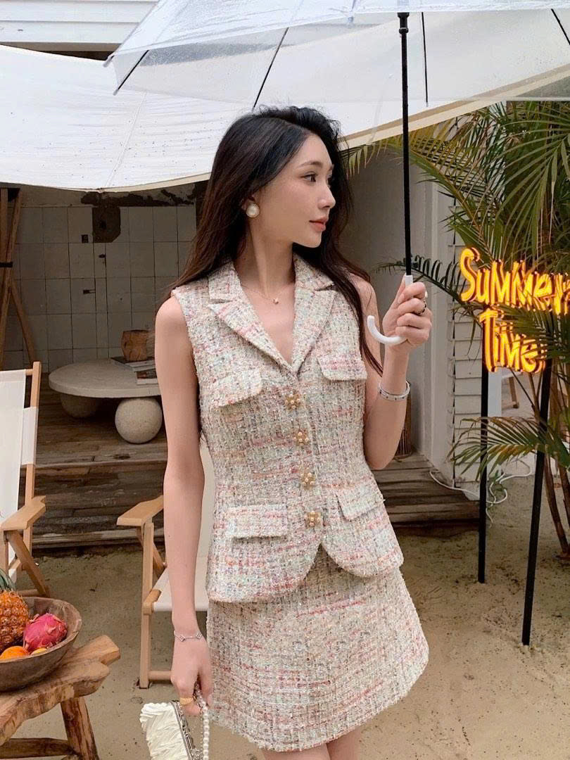 Set Sel-Portrait dạ tweed cổ bẻ sát nách