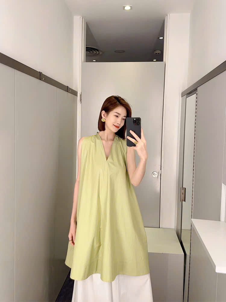 Váy suông COS ngắn cổ V cột dây
