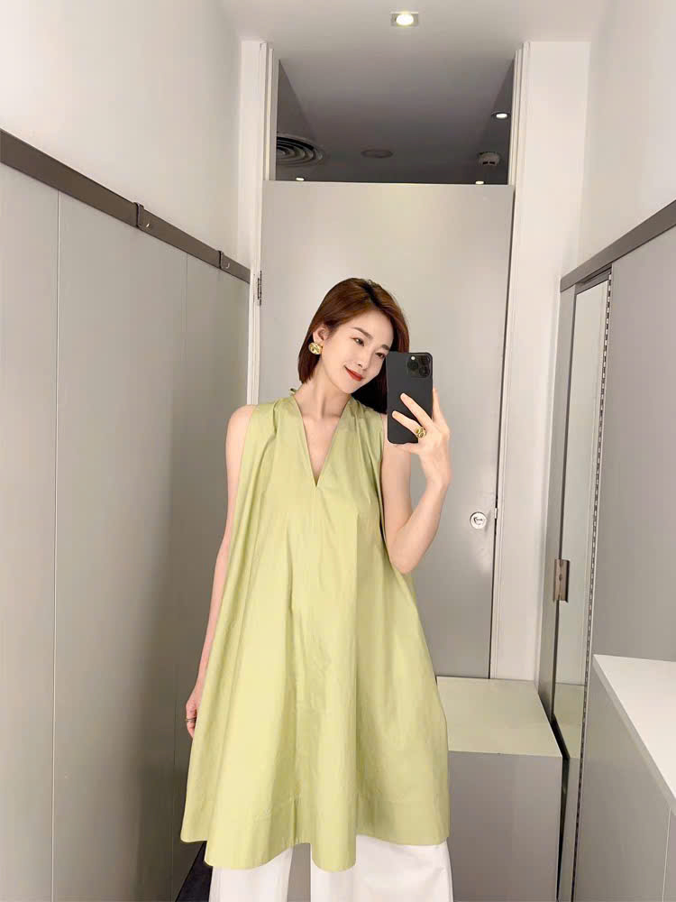 Váy suông COS ngắn cổ V cột dây
