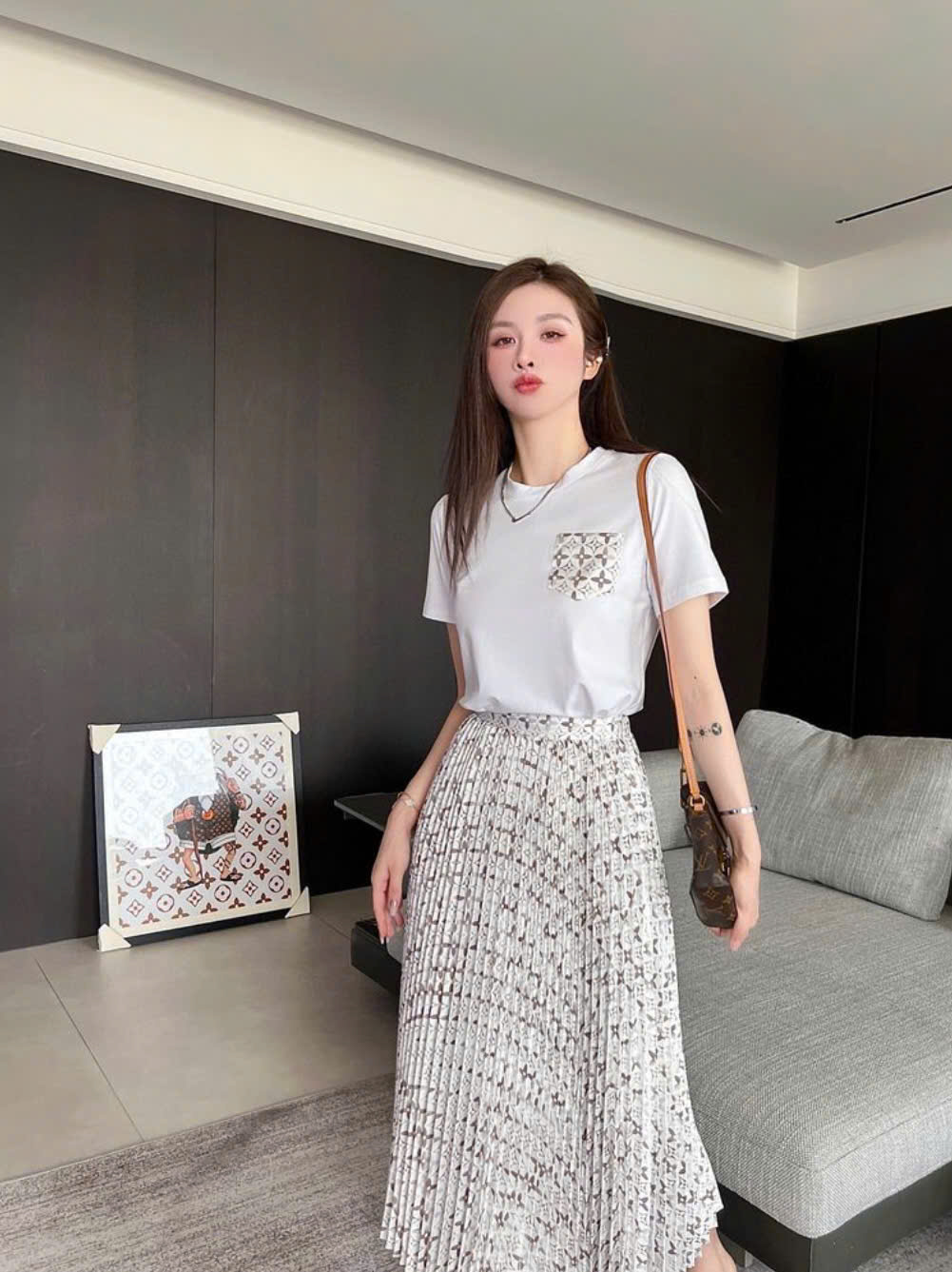Set Louis Vuiton Áo Tshirt + Chân váy midi lụa 3 màu