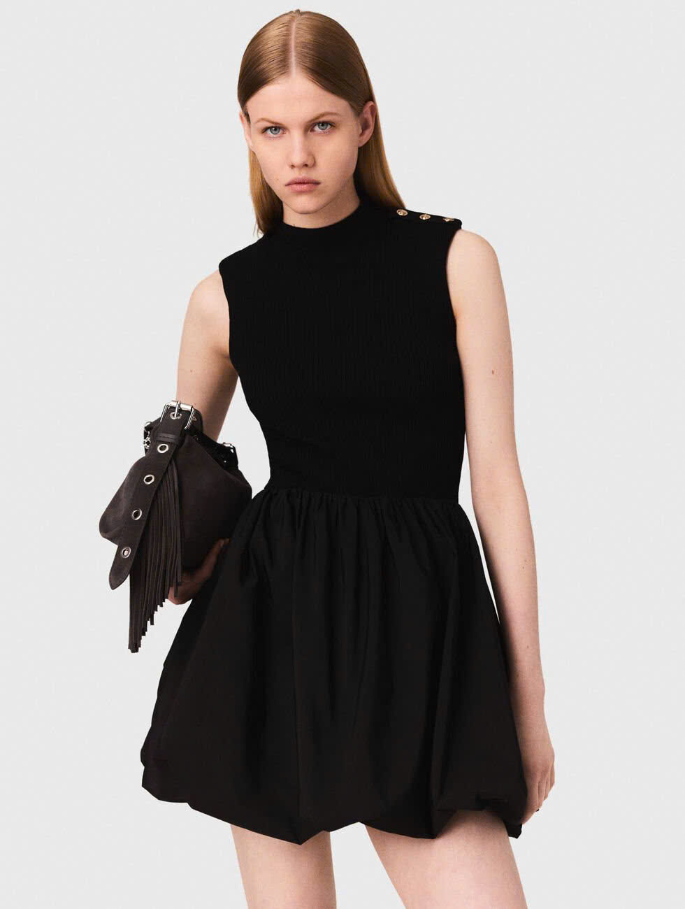 Váy lưới ngắn và vải taffeta