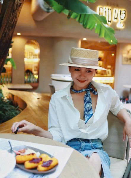 Sơ mi trắng dáng loose Ba&Sh dư xịn