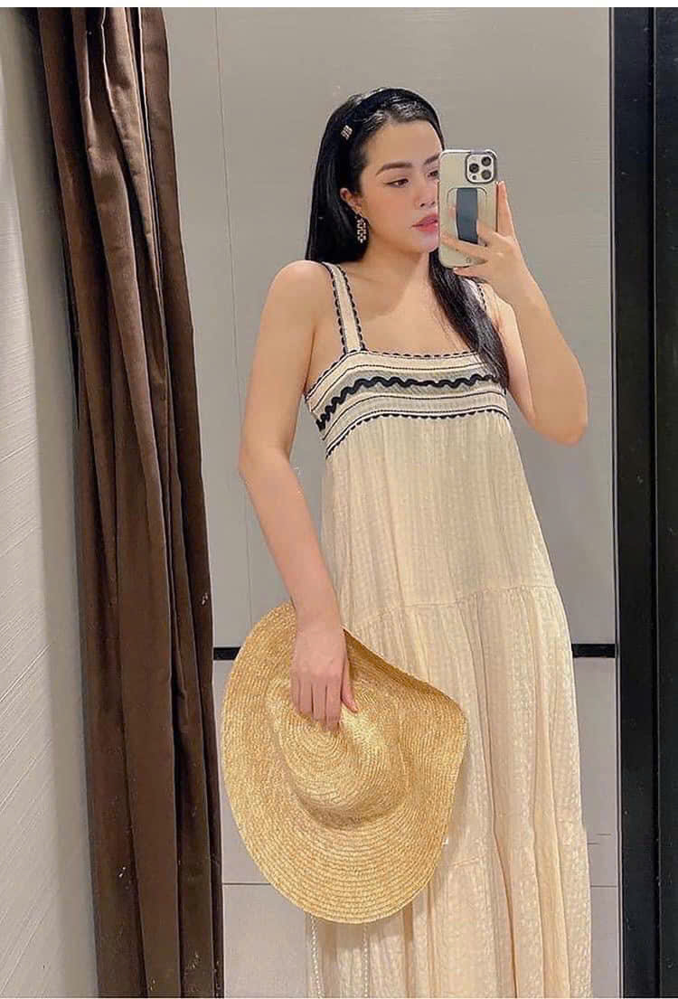 Váy 2 dây Zara màu kem viền thổ cẩm đen