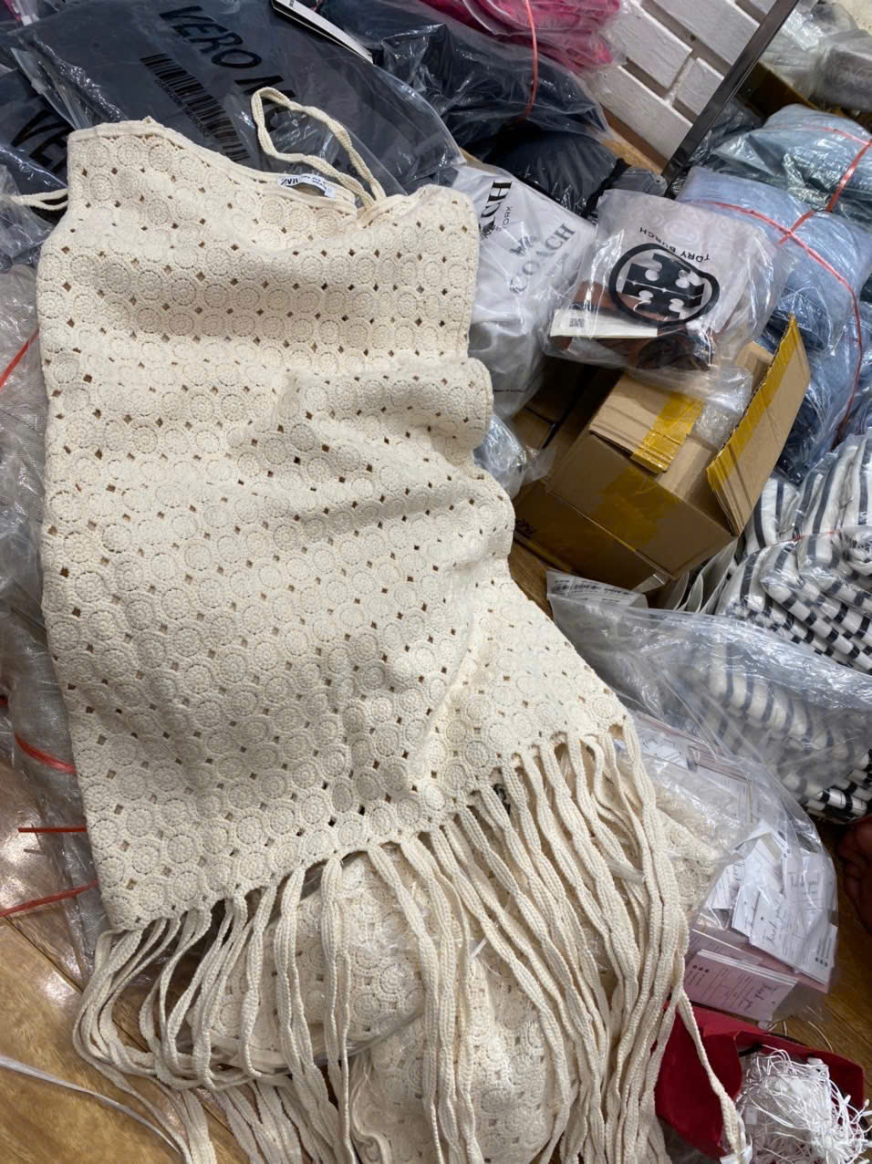 Váy 2 dây Zara đan móc tua rua