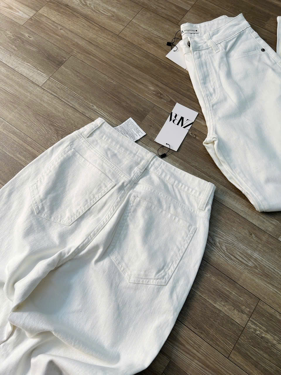 Quần Zara ống đứng trắng