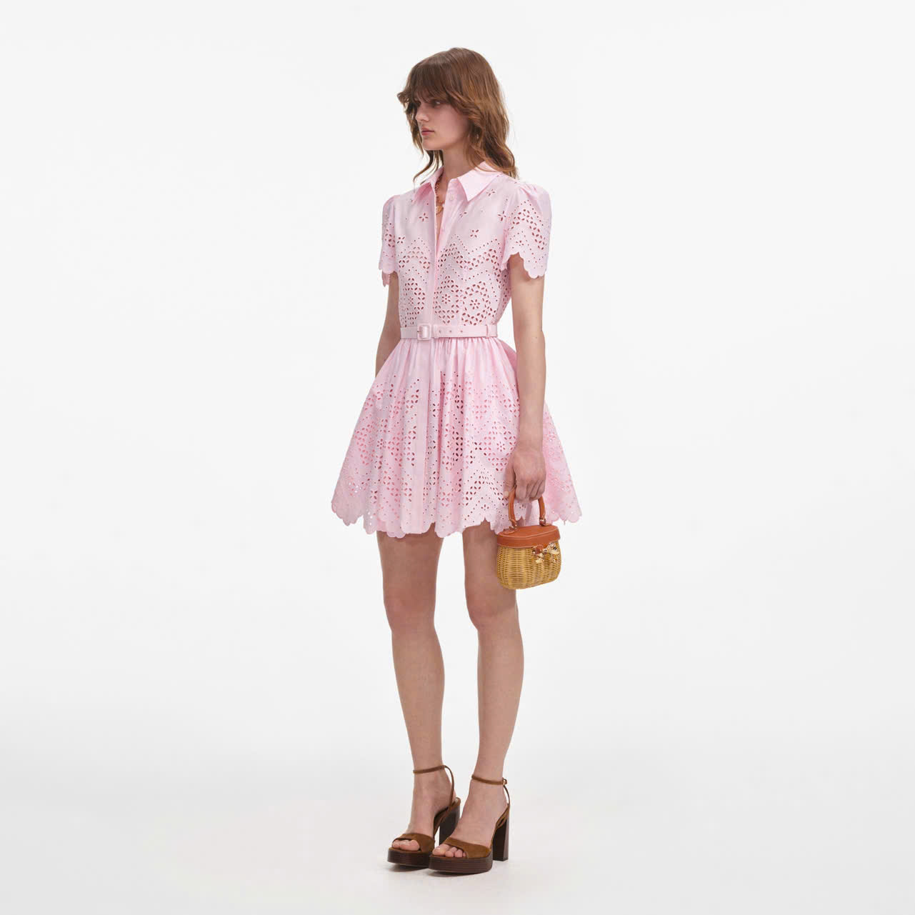 Váy ngắn thêu cotton màu hồng