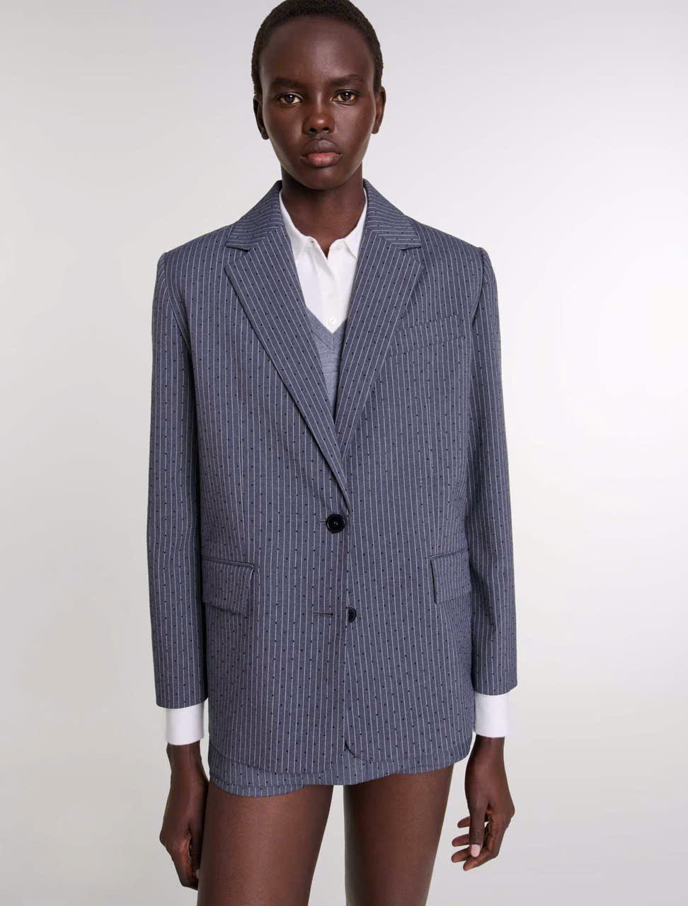 Blazer đính đá lấp lánh