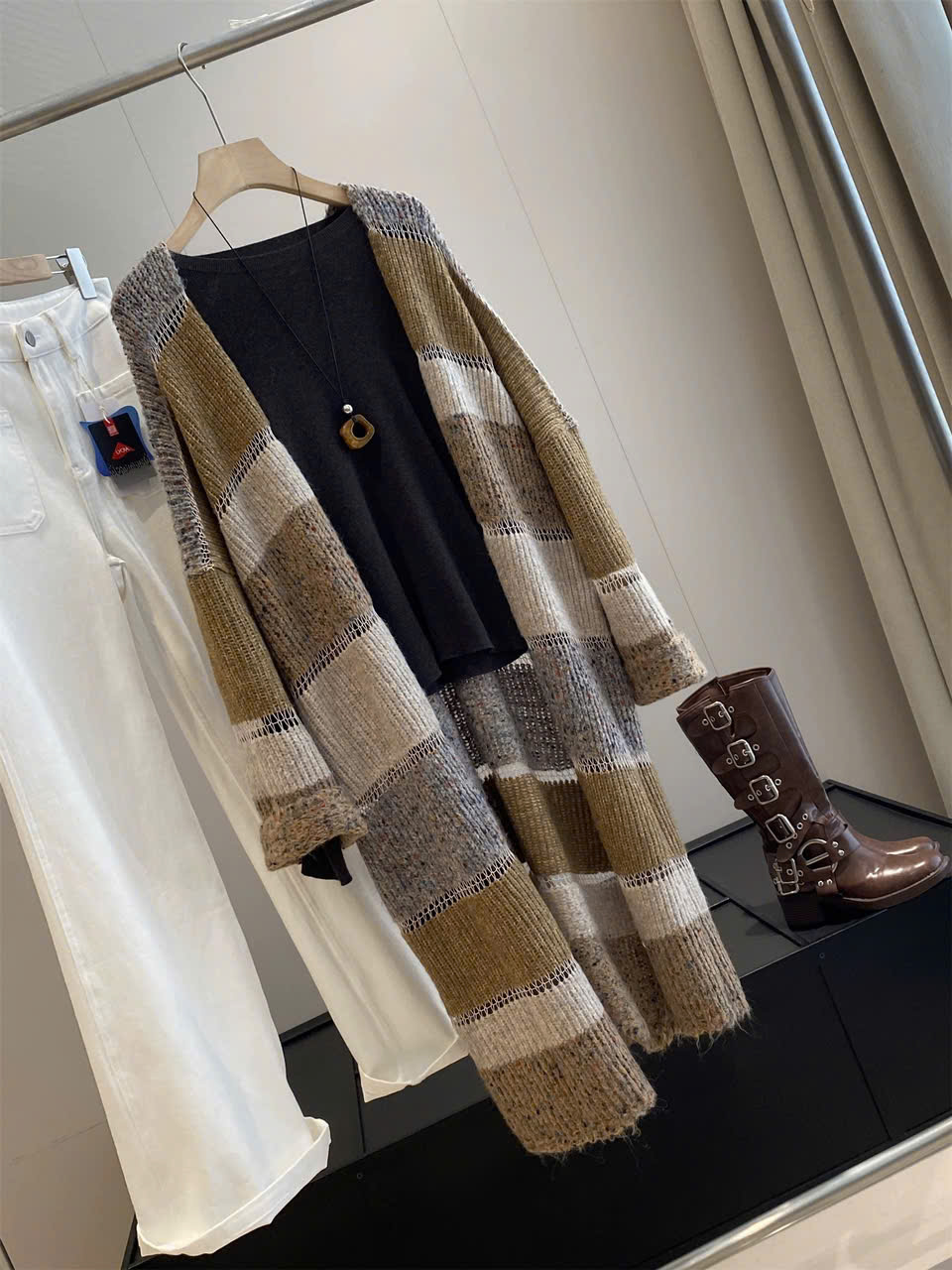Cardigan Zara dáng dài phối màu cafe
