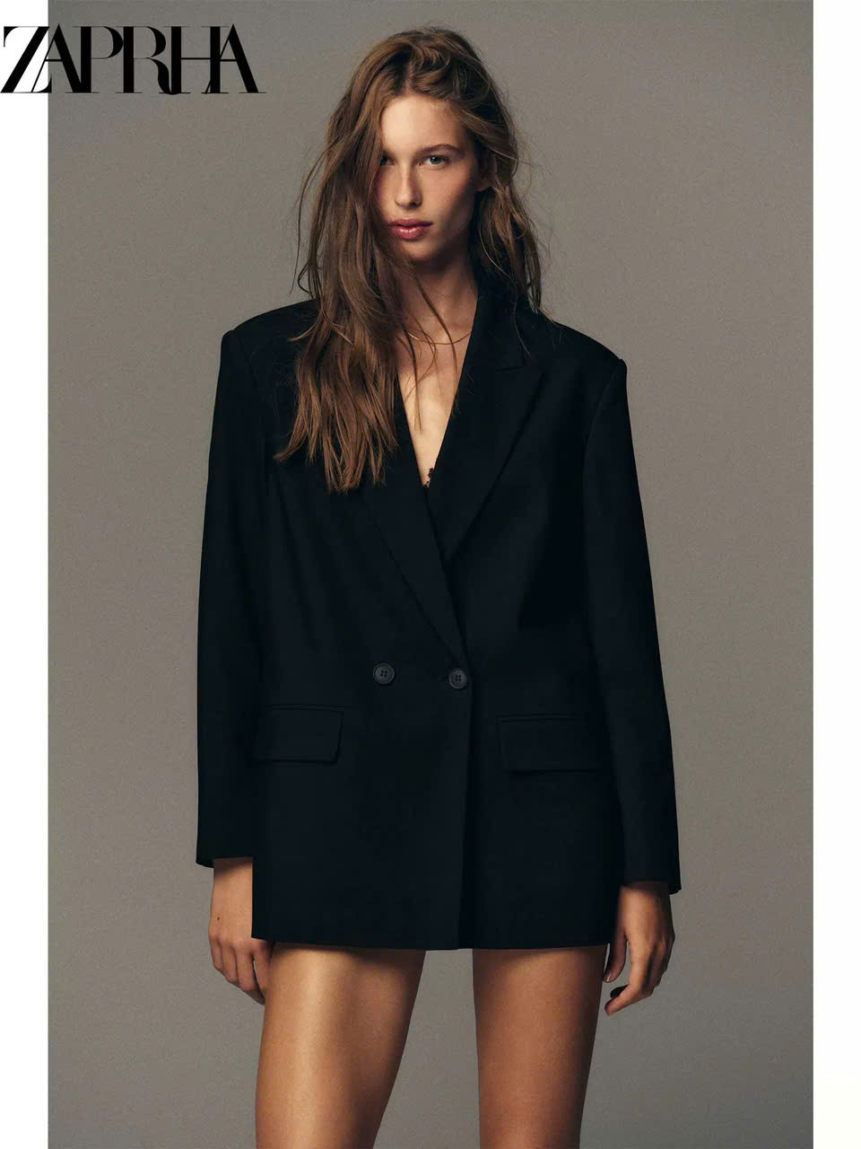 Blazer đen Zara 2 túi trước