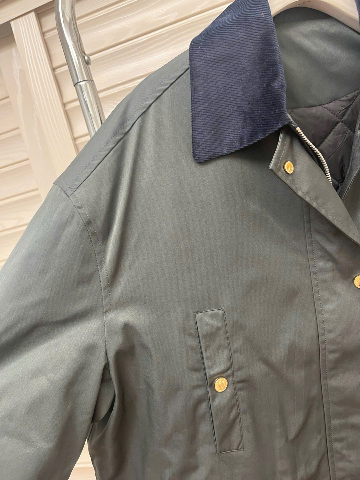 Jacket ERDOS đen dáng loose cổ đức navy khuy vàng