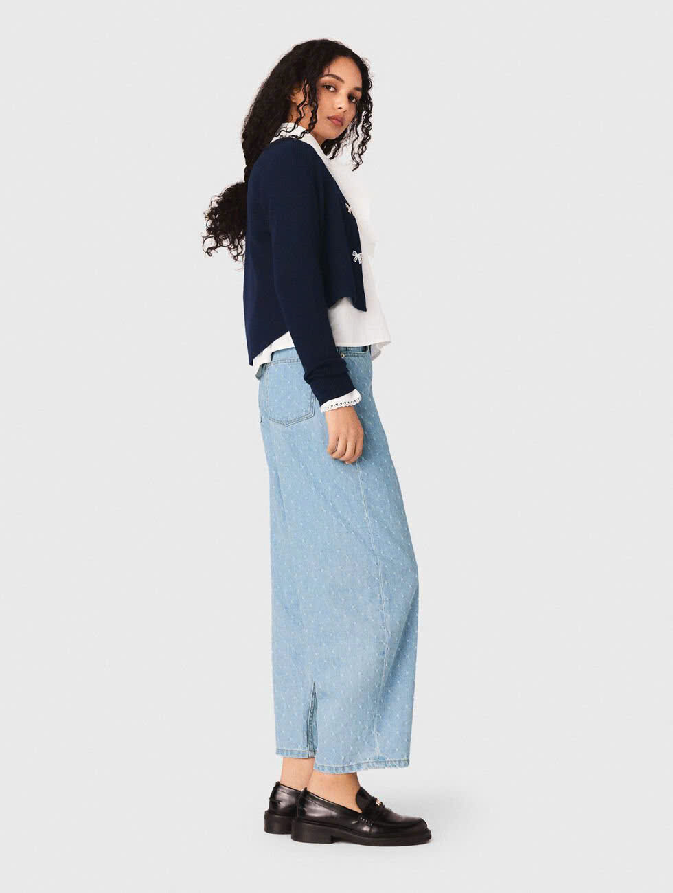 Áo khoác cardigan đính nơ trang sức