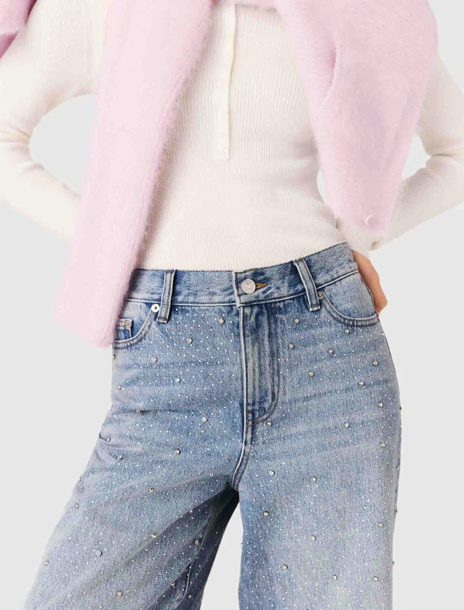Quần jeans ống rộng đính đá lấp lánh toàn thân