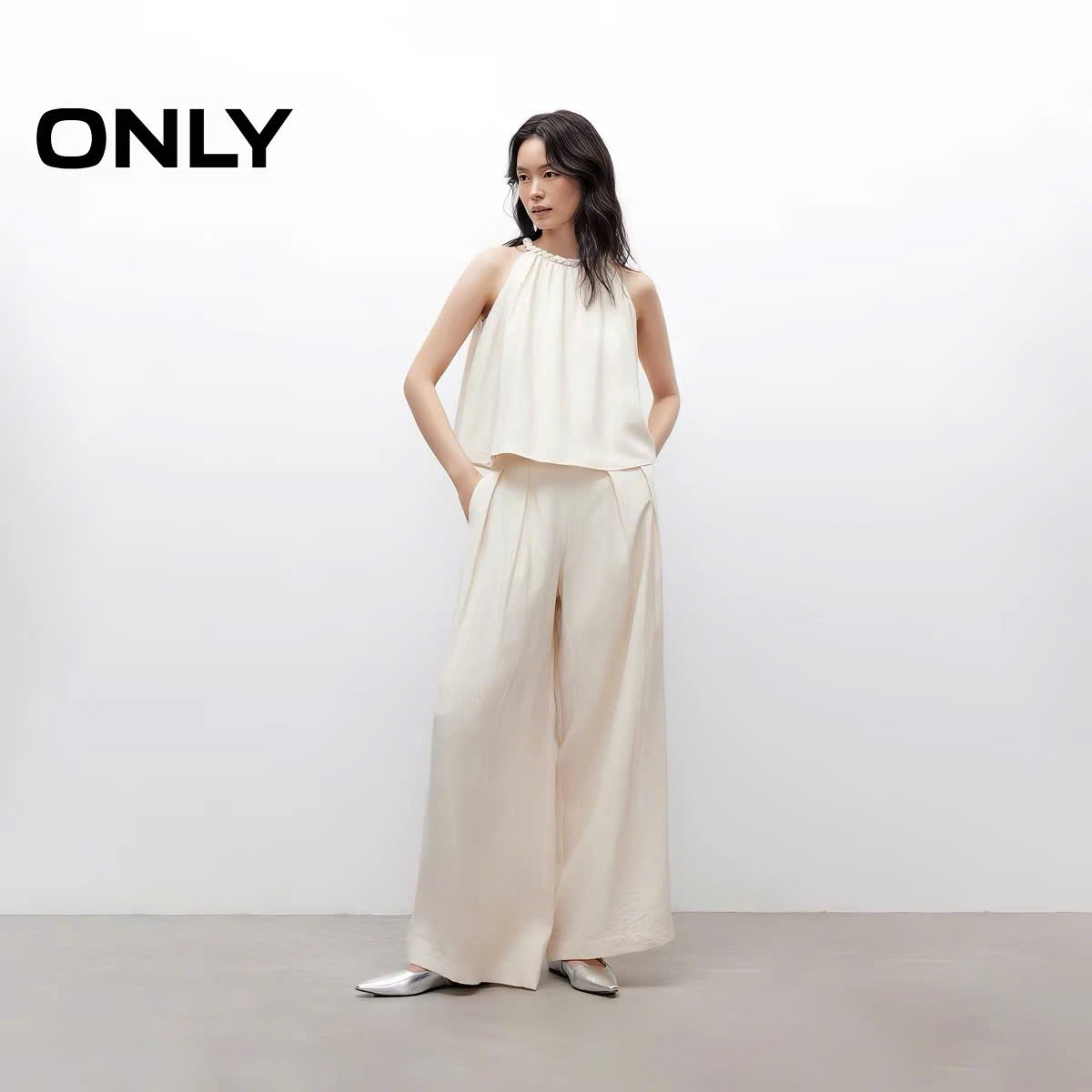 Top lụa ONLY cổ yếm xoắn thừng 2 màu