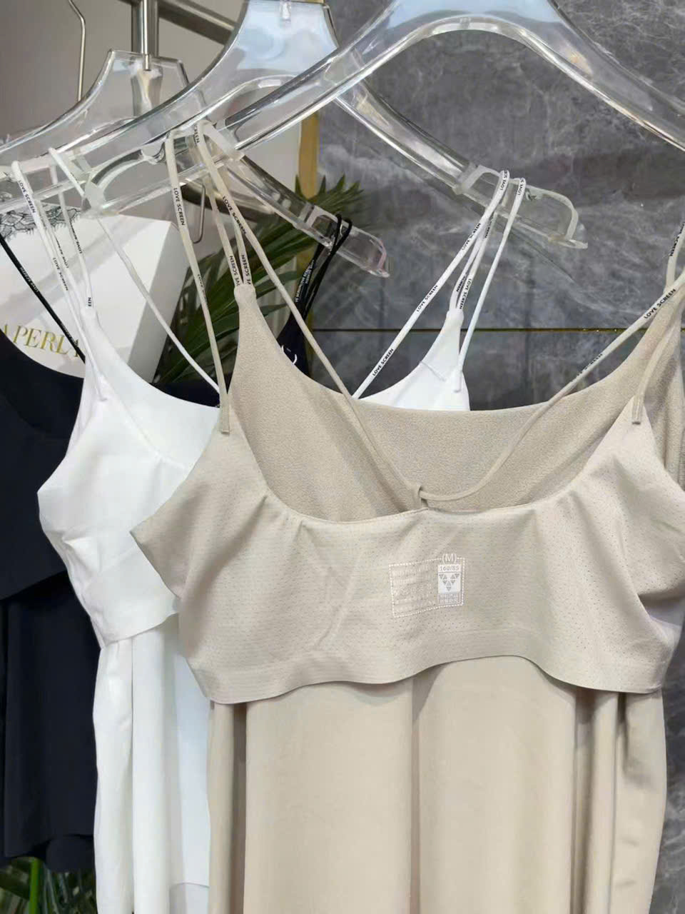 Áo lót 2 dây kèm bra mút ngực LAPERLA