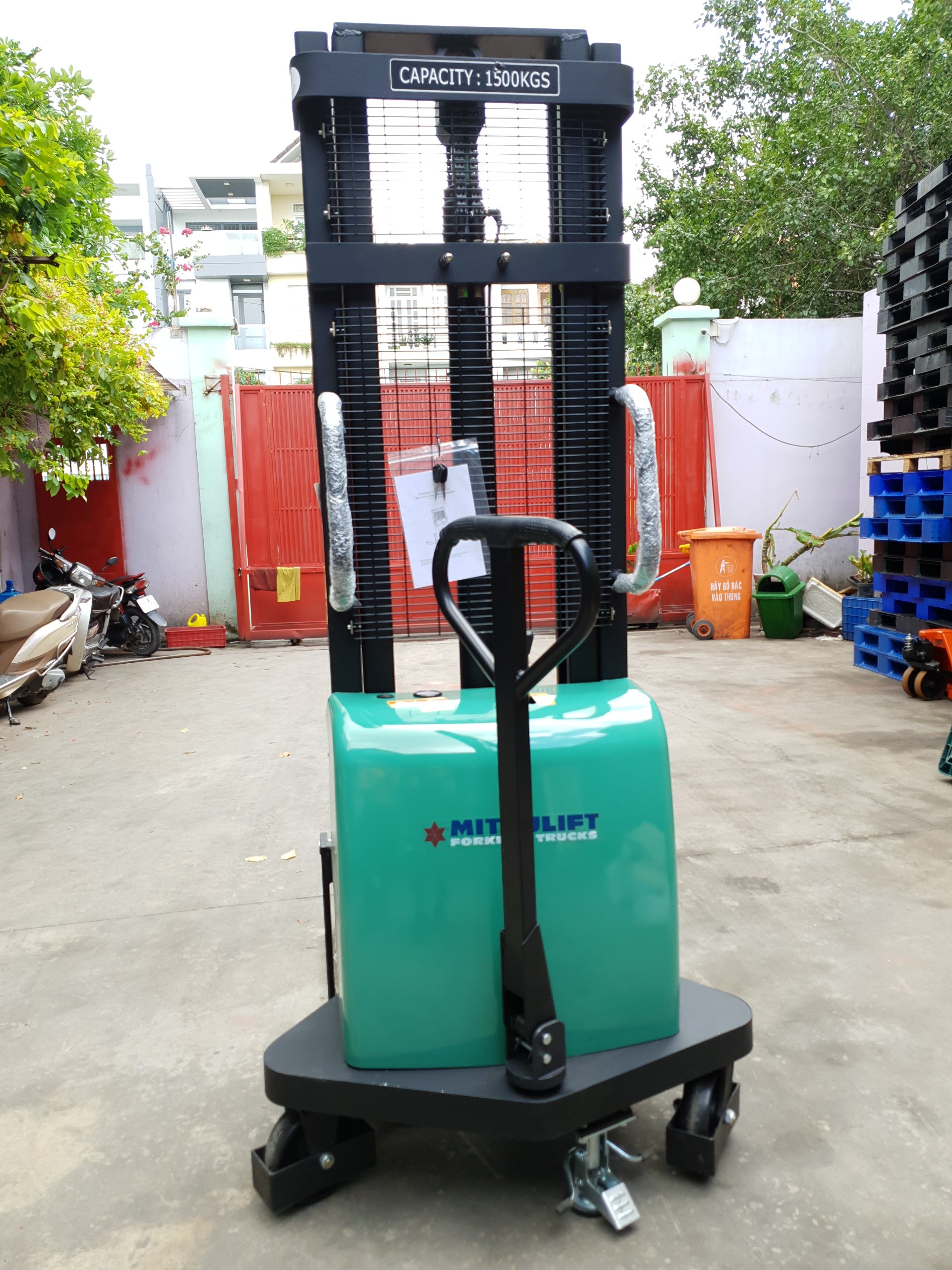 xe nâng bán tự động mitsulift