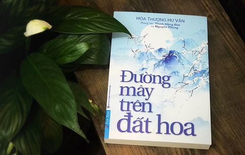 Đường mây trên đất hoa