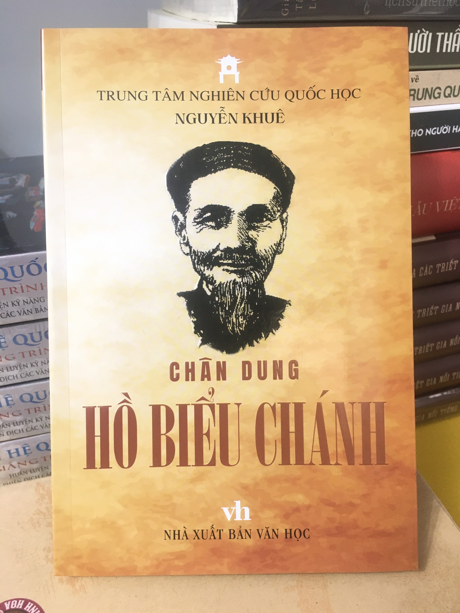 Sách Chân Dung Hồ Biểu Chánh của tác giả Nguyễn Khuê