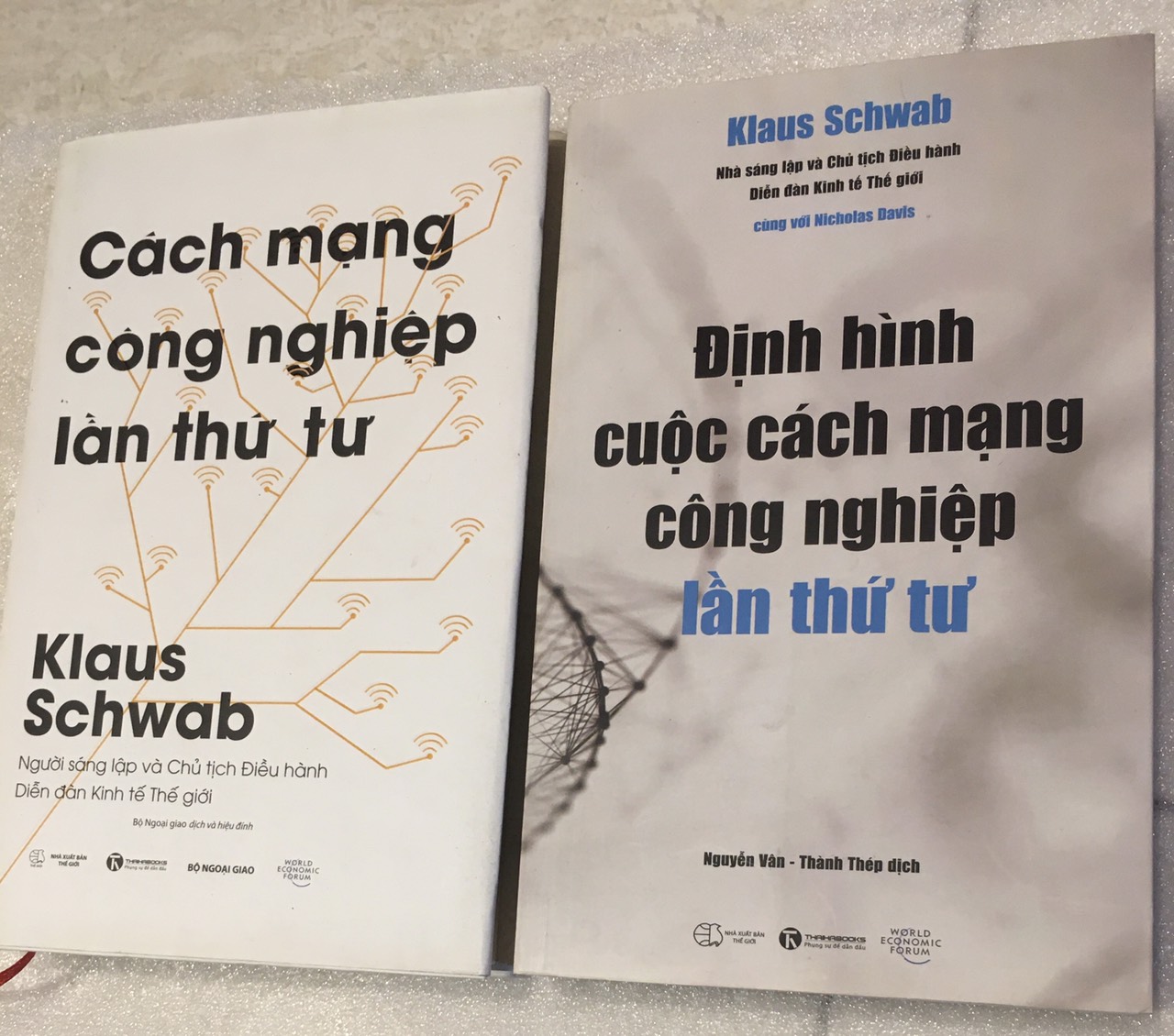 combo: Cách Mạng Công Nghiệp Lần Thứ Tư+Định Hình Cuộc Cách Mạng Công Nghiệp Lần thứ Tư-sachkhaiminh