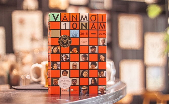  Văn Mới 10 Năm (2015 - 2025) Hồ Anh Thái tuyển