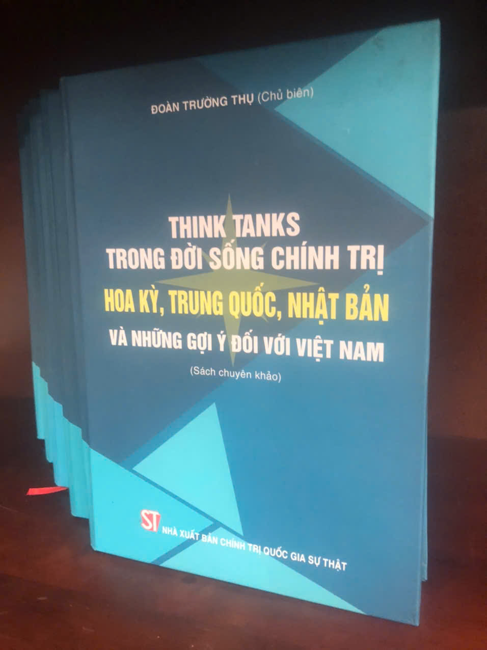 Think Tanks trong đời sống chính trị Hoa Kỳ, Trung Quốc, Nhật Bản và những gợi ý đối với Việt Nam (Sách chuyên khảo)