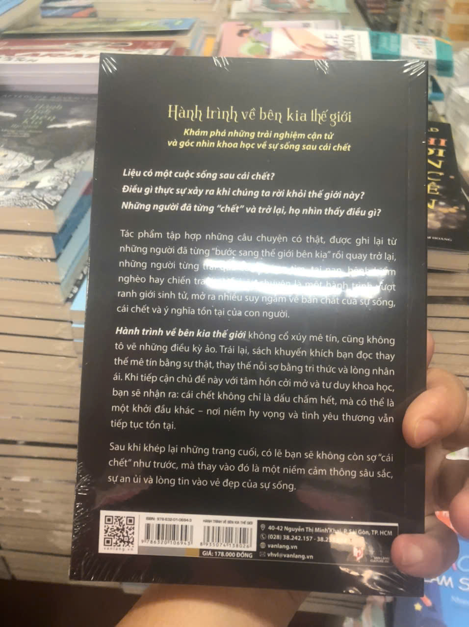 Hành trình về bên kia thế giới – Khám phá trải nghiệm cận tử và góc nhìn khoa học về sự sống sau cái chết (William Fergus Martin)